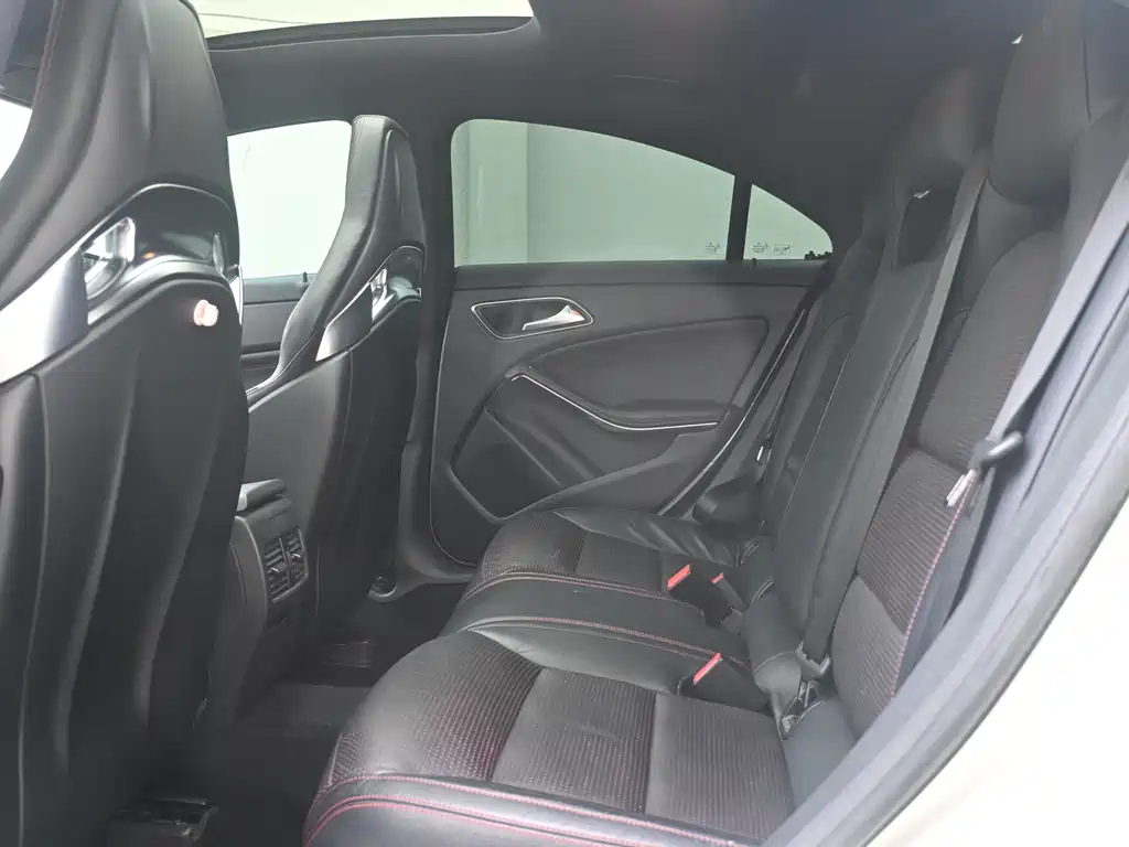 Mercedes-Benz CLA AMG 2015 — фото 15