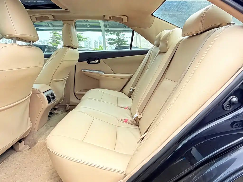 Toyota Camry 2013 — фото 13