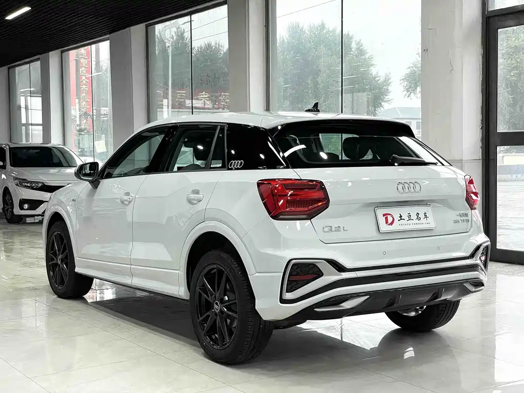 Audi Q2L 2023 — фото 6