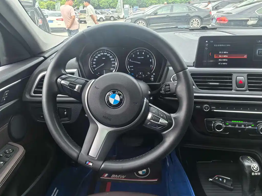 BMW 1 Series 2019 — фото 13