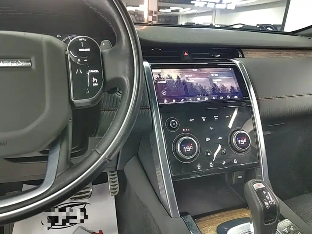 Land Rover Discovery Sport 2020 — фото 13