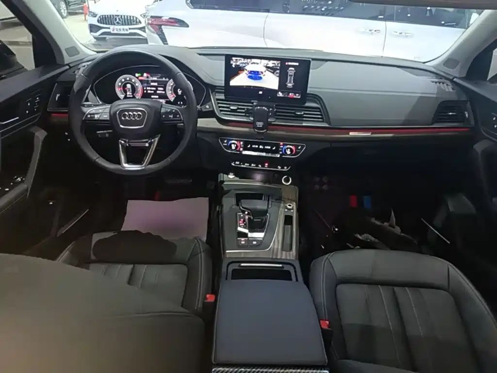 Audi Q5L 2022 — фото 10