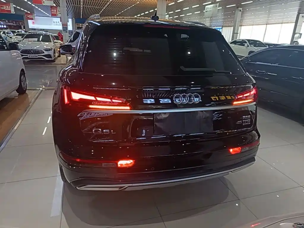 Audi Q5L 2022 — фото 6