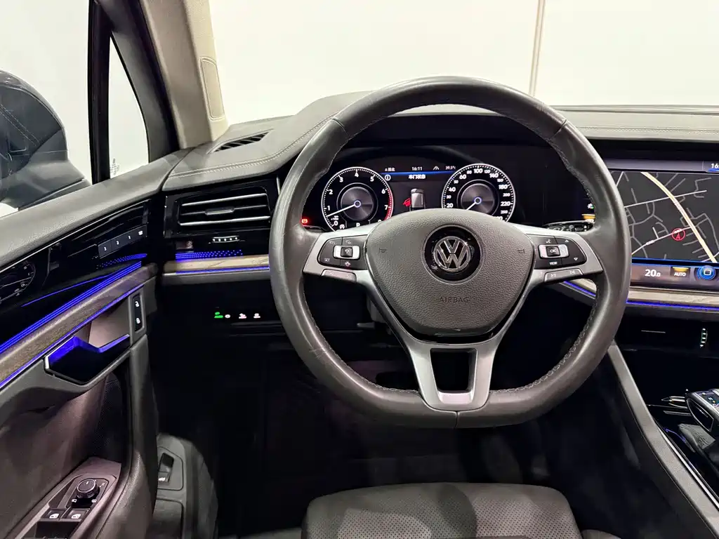 Volkswagen Touareg 2019 — фото 20