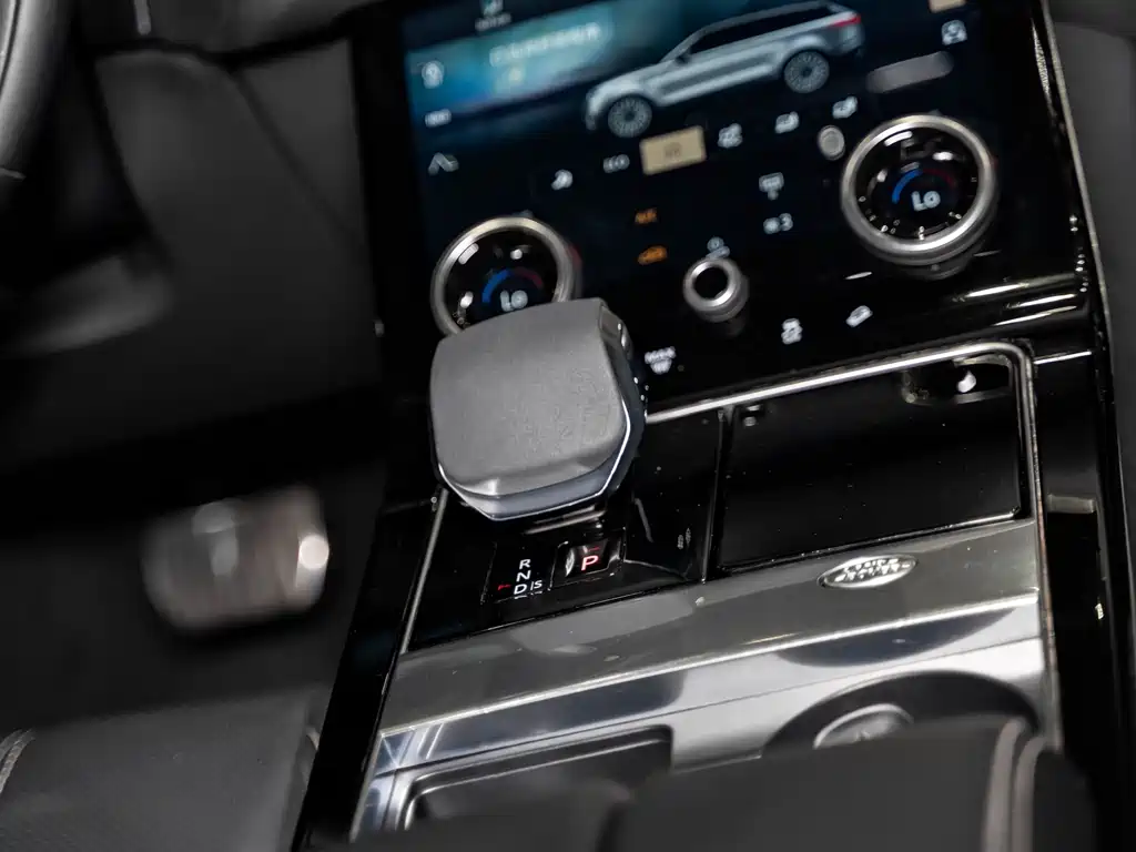 Land Rover Velar 2021 — фото 17
