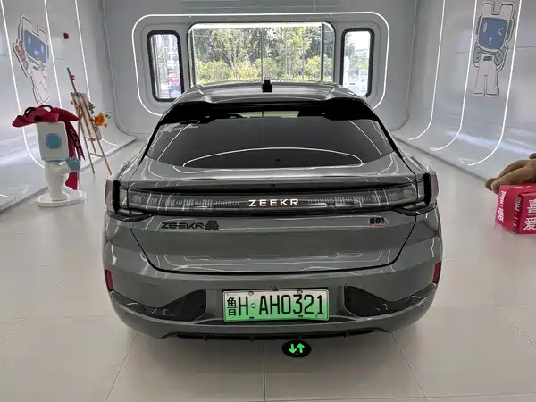 Zeekr 001 2023