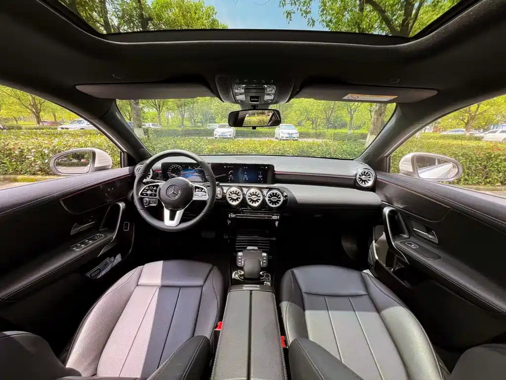 Mercedes-Benz A-Class 2023 — фото 13