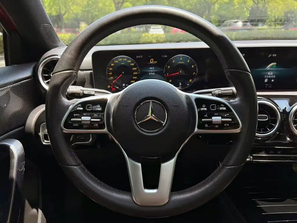 Mercedes-Benz A-Class 2020 — фото 14