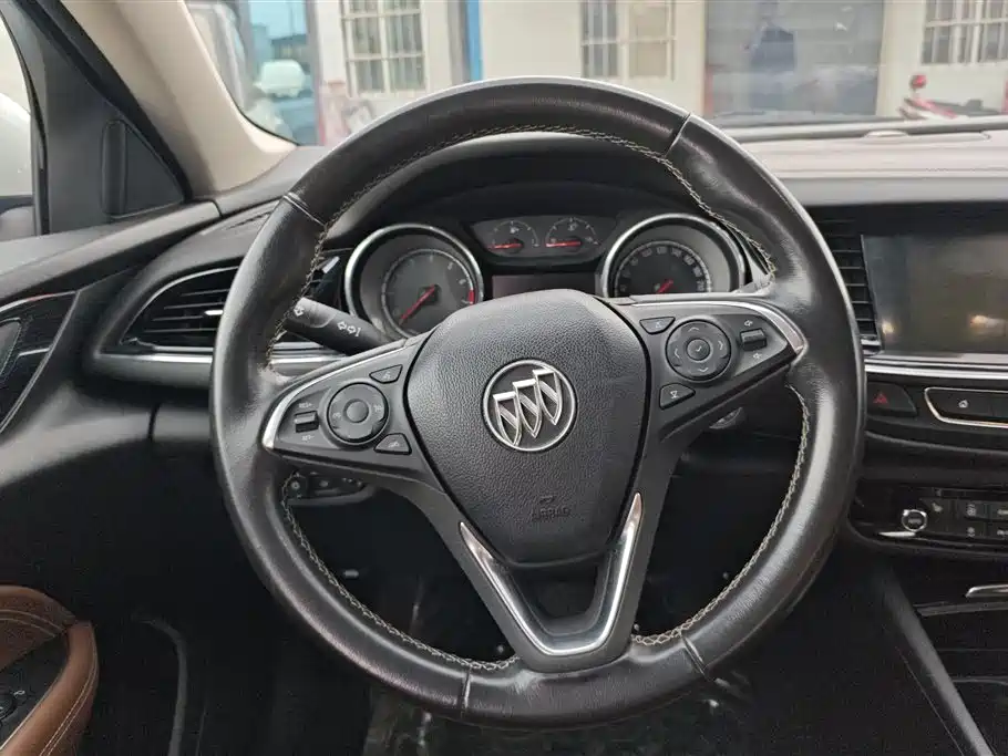 Buick Regal 2018 — фото 15
