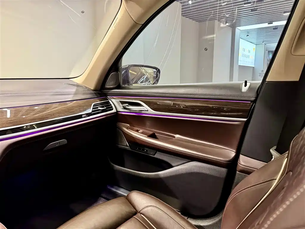 BMW 7 Series 2020 — фото 24