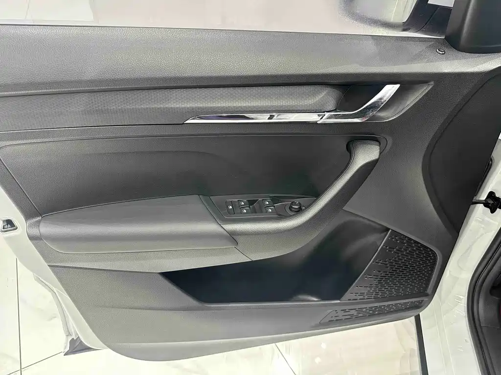 Skoda Kamiq 2023 — фото 9