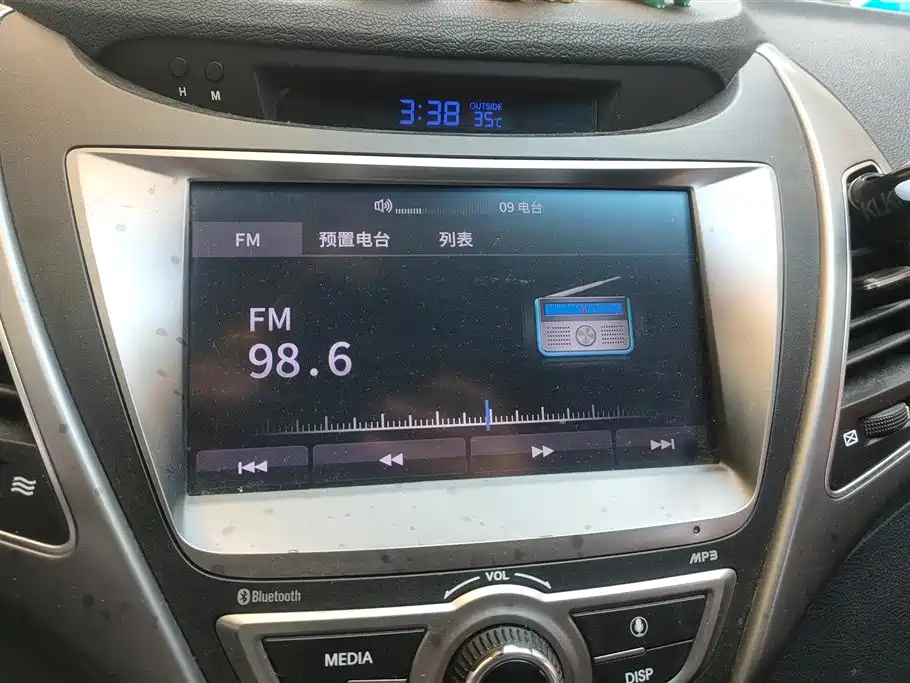 Hyundai Elantra Langdong 2018 — фото 13