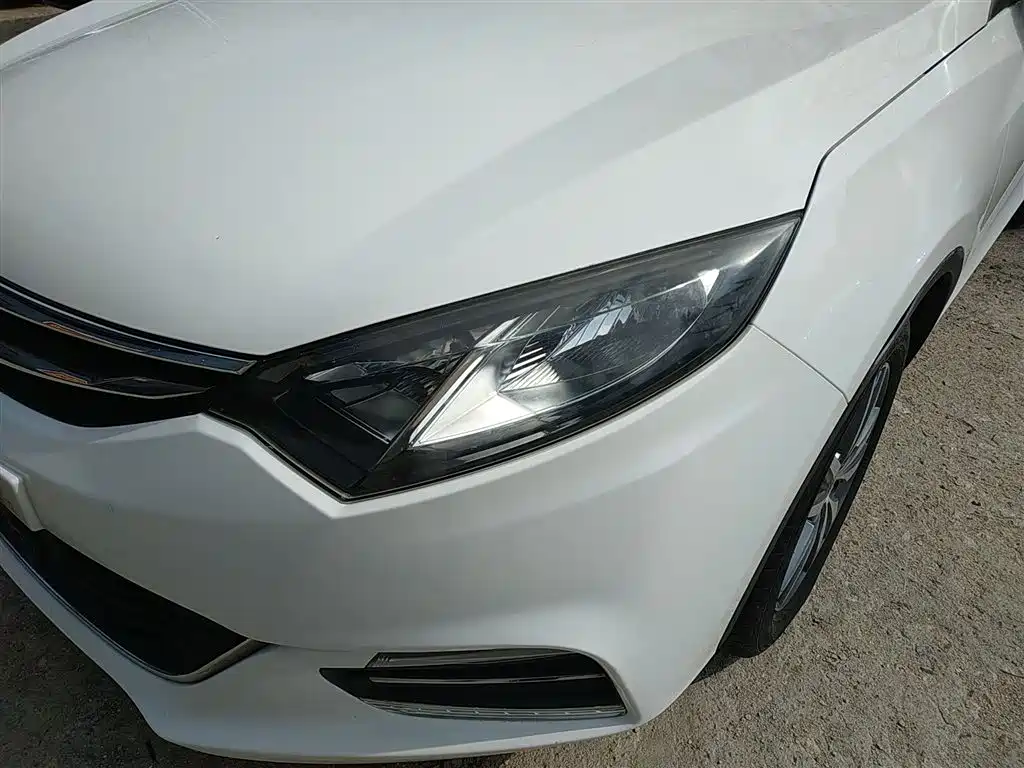 Changan Eado XT 2016 — фото 24