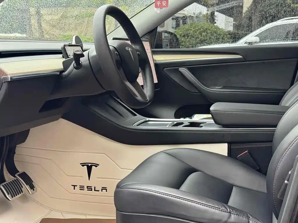 Tesla Model Y 2022 — фото 4