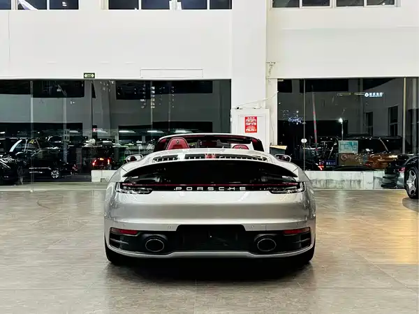 Porsche 911 2021
