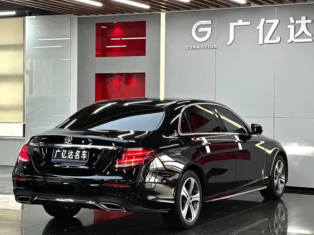 Mercedes-Benz E-Class 2019 — фото 24