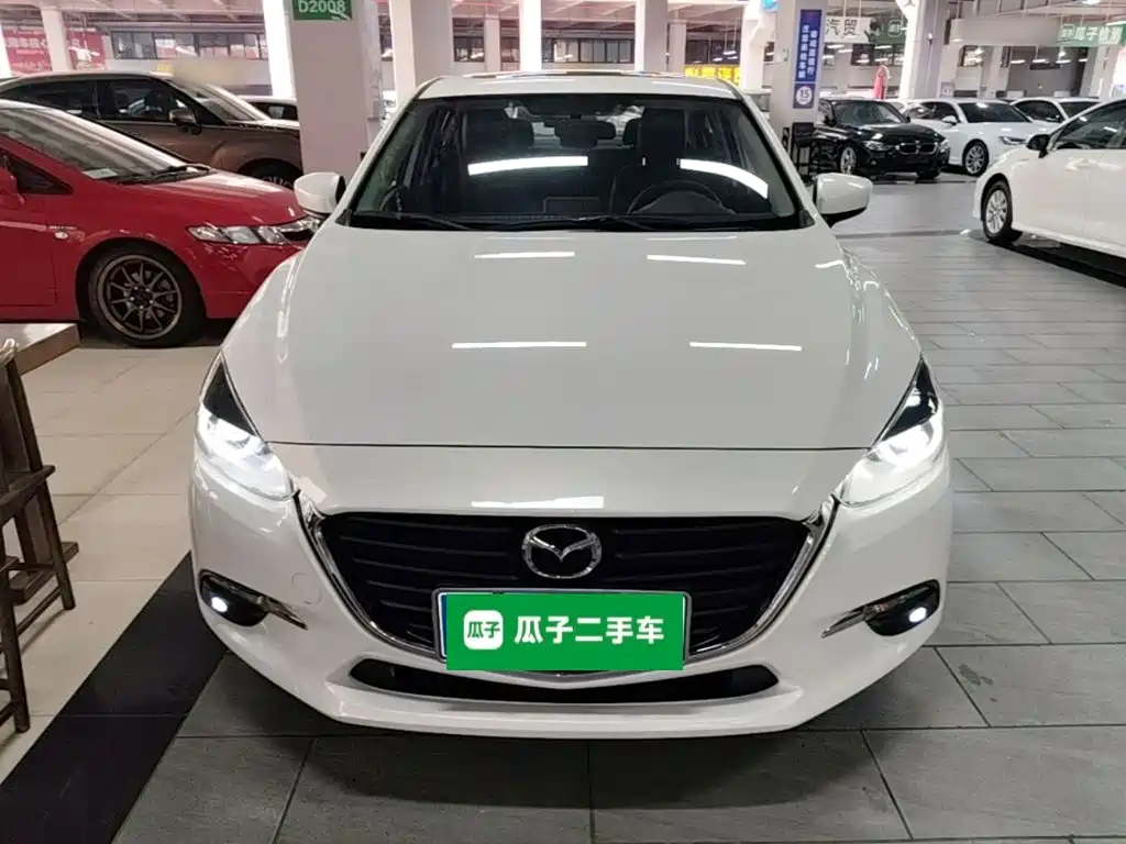 Mazda 3 Axela 2018 — фото 3