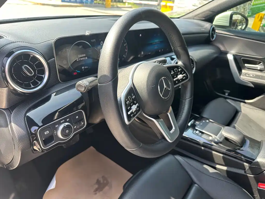 Mercedes-Benz A-Class 2020 — фото 12