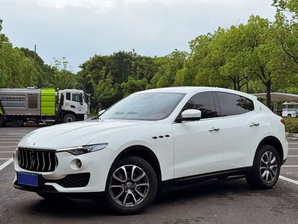 Maserati Levante 2018 — фото 1
