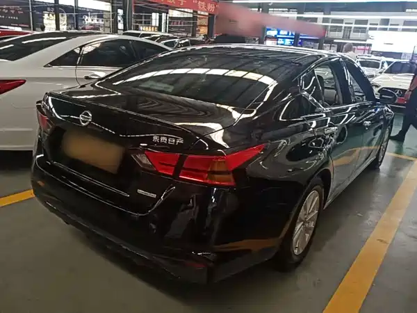 Nissan Teana 2022
