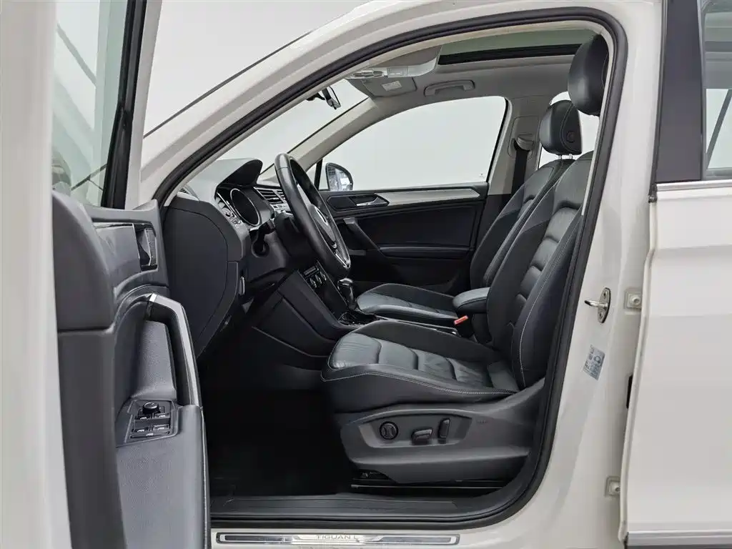 Volkswagen Tiguan L 2021 — фото 10
