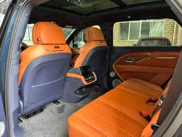 Bentley Bentayga 2023