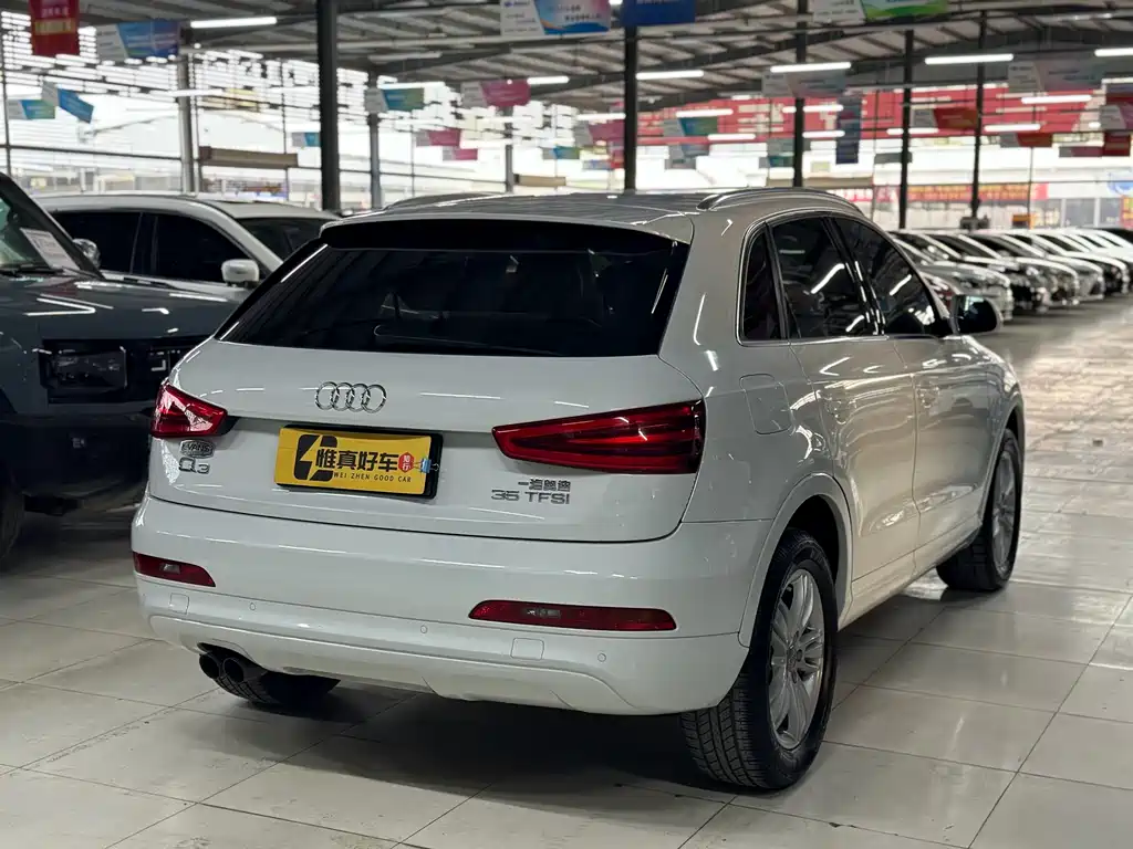 Audi Q3 2015 — фото 13