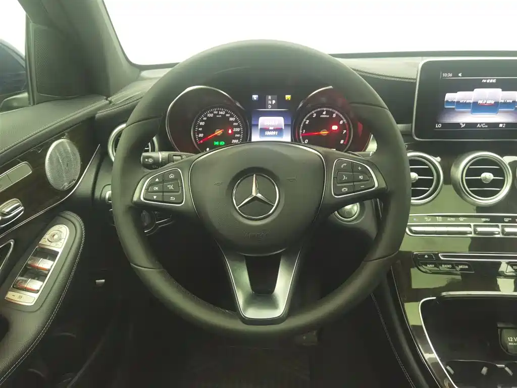 Mercedes-Benz GLC 2019 — фото 11