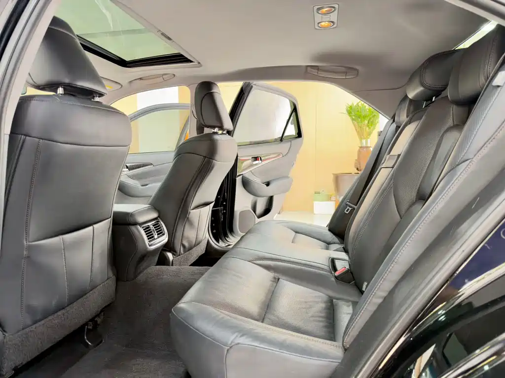 Toyota Crown 2018