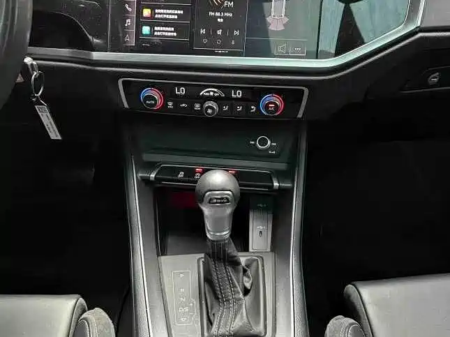Audi Q3 2024 — фото 14