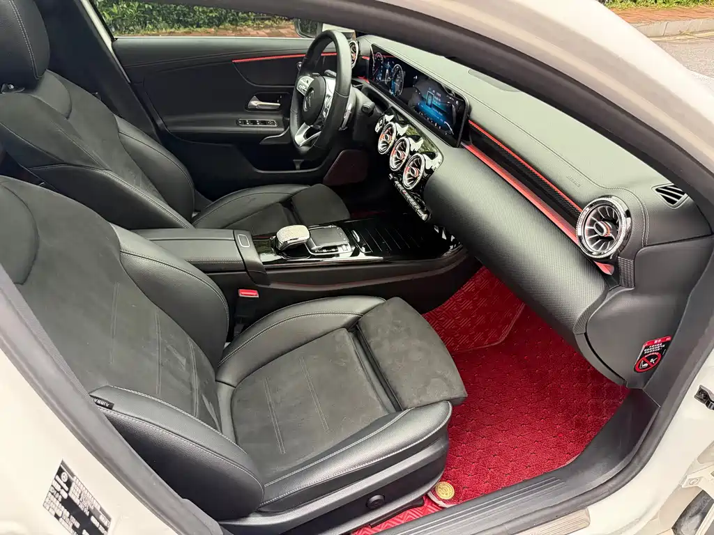 Mercedes-Benz A-Class 2020 — фото 14
