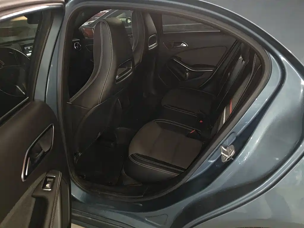 Mercedes-Benz A-Class 2015 — фото 13