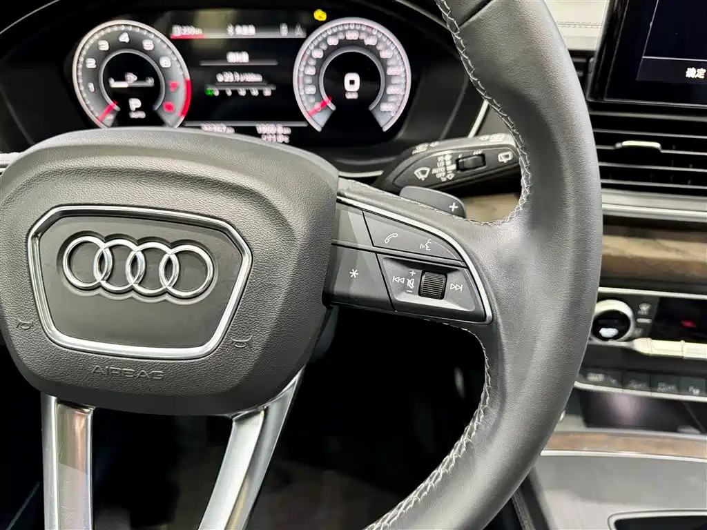 Audi Q5L 2022 — фото 15