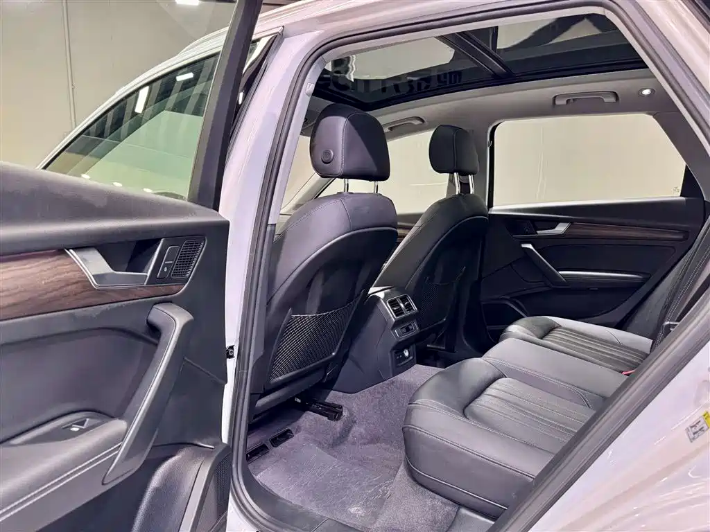 Audi Q5L 2022 — фото 26