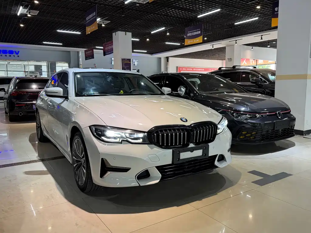 BMW 3 Series 2019 — фото 3