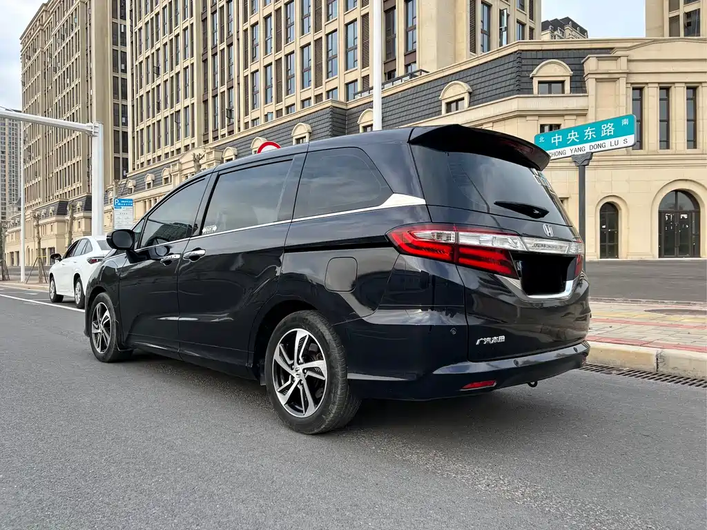 Honda Odyssey 2017 — фото 7