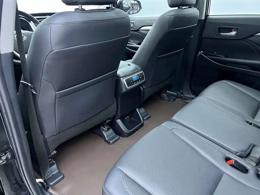 Toyota Highlander 2020 — фото 21