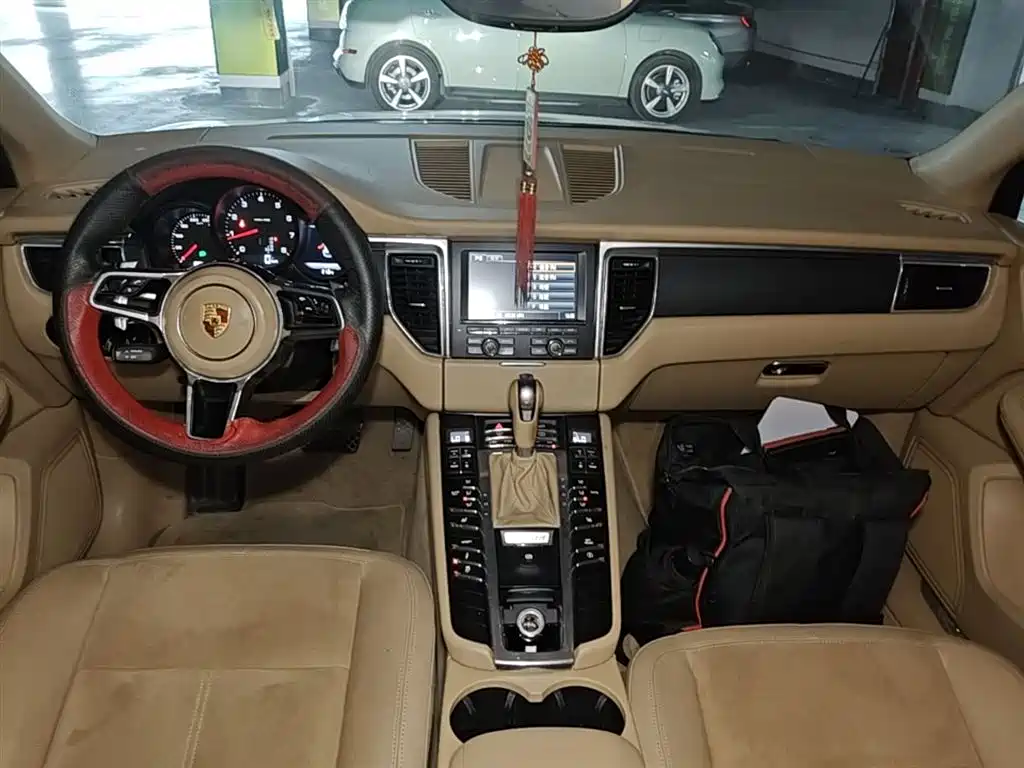 Porsche Macan 2015 — фото 10