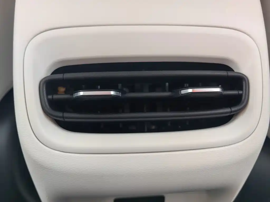 Geely Galaxy Starwish 2024 — фото 25