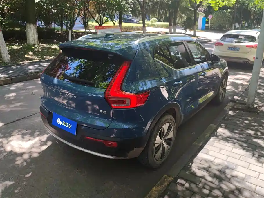 Volvo XC40 2022 — фото 3