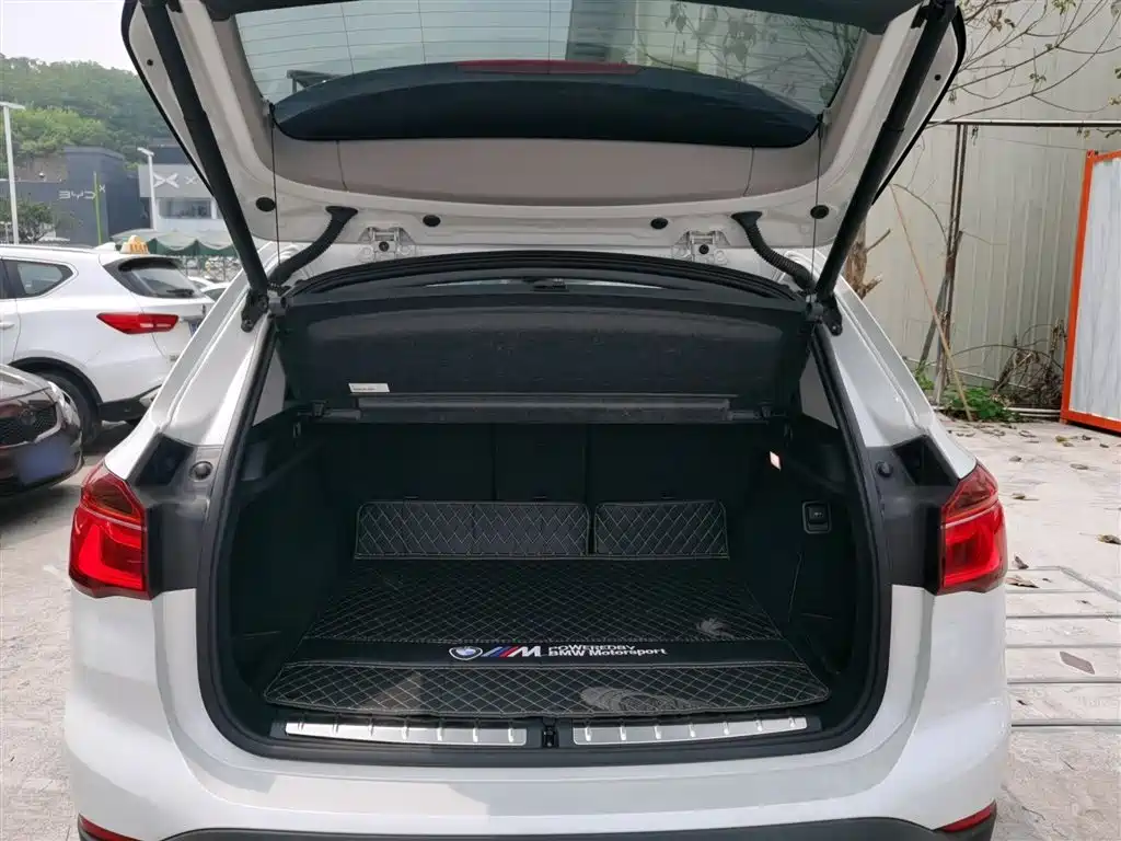 BMW X1 2018 — фото 15