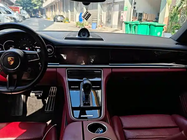 Porsche Panamera 2022