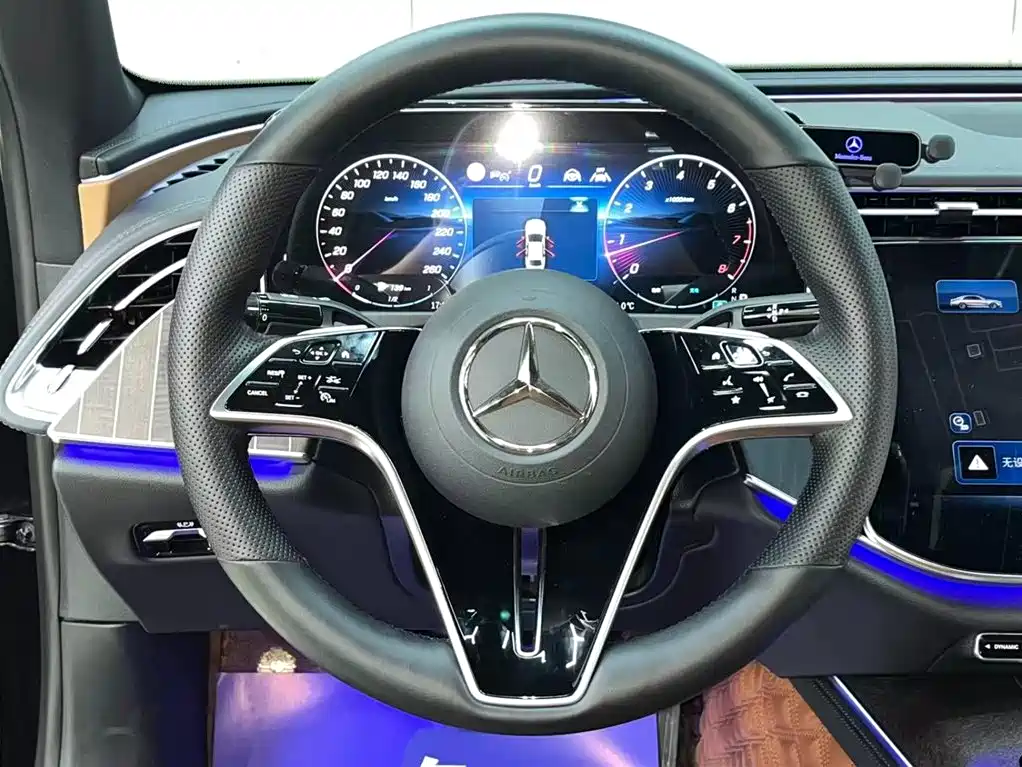 Mercedes-Benz E-Class 2024 — фото 10