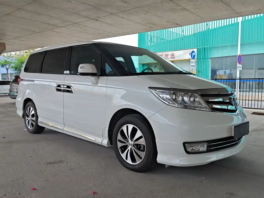 Honda Elysion 2015