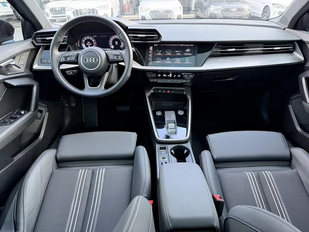 Audi A3 2023 — фото 15