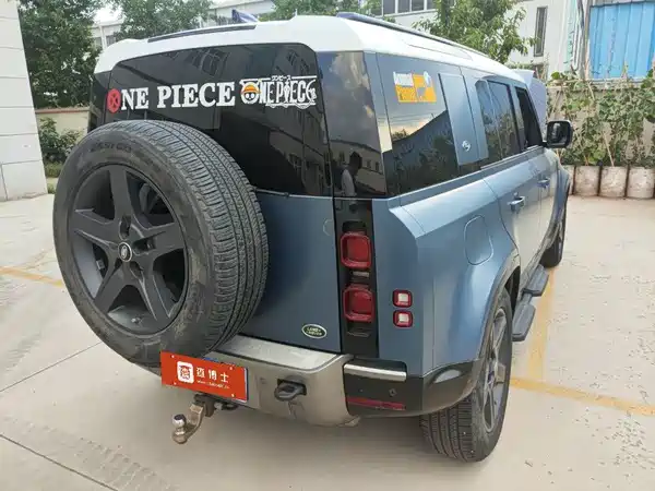 Land Rover Defender 2021