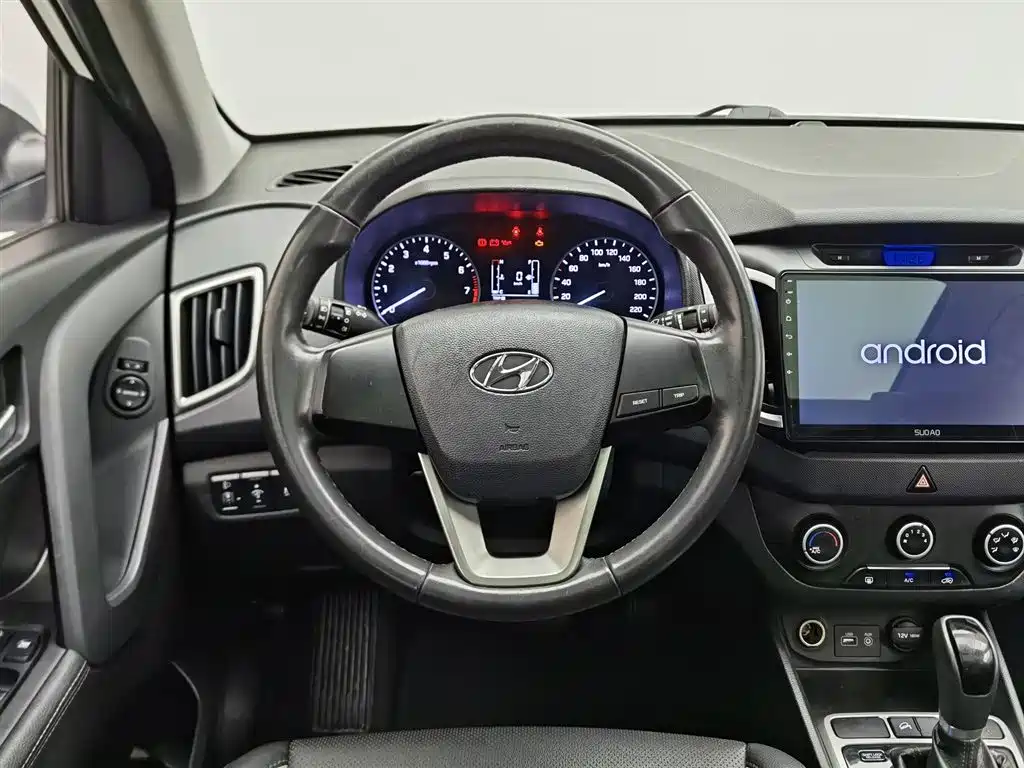 Hyundai ix25 2016 — фото 11