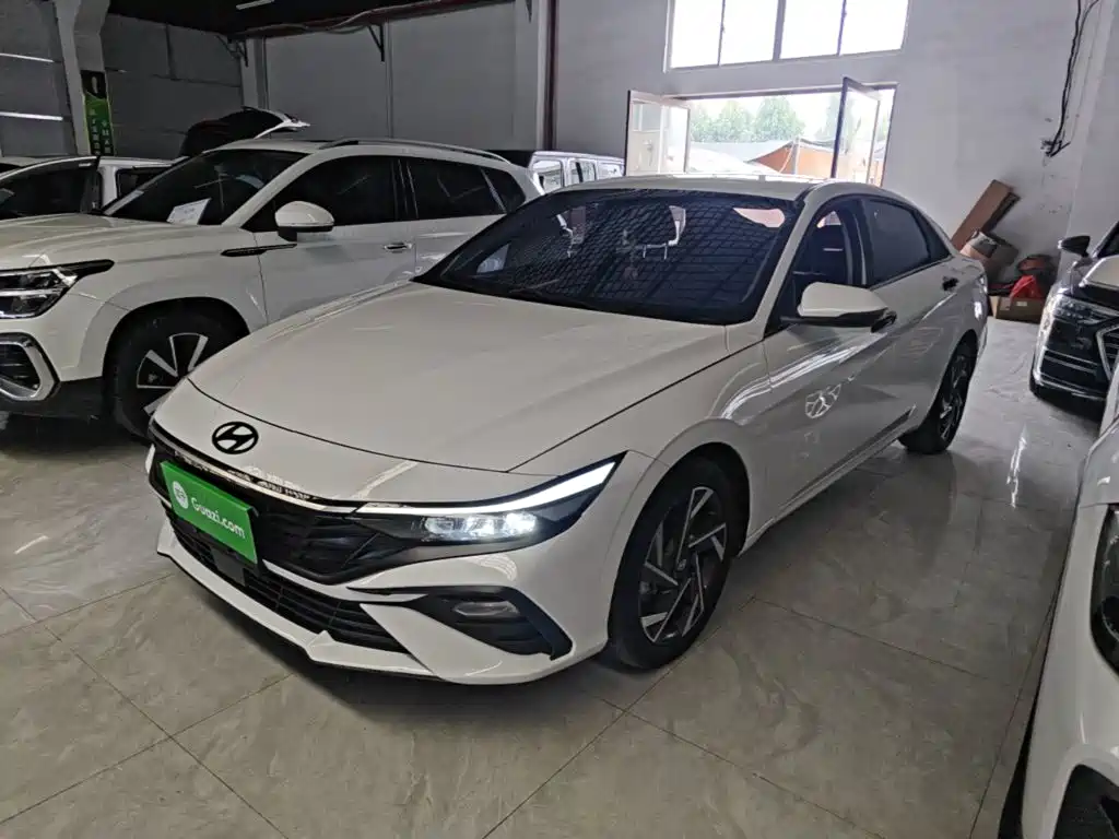 Hyundai Elantra 2024