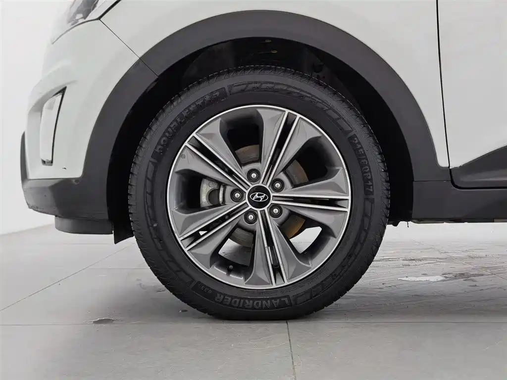 Hyundai ix25 2016 — фото 17
