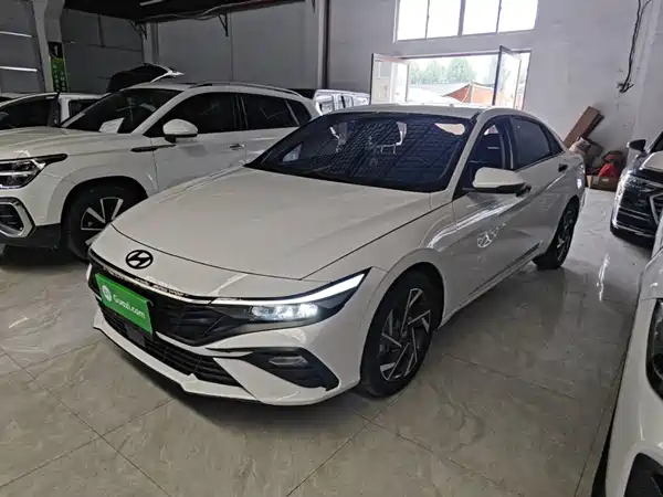 Hyundai Elantra 2024